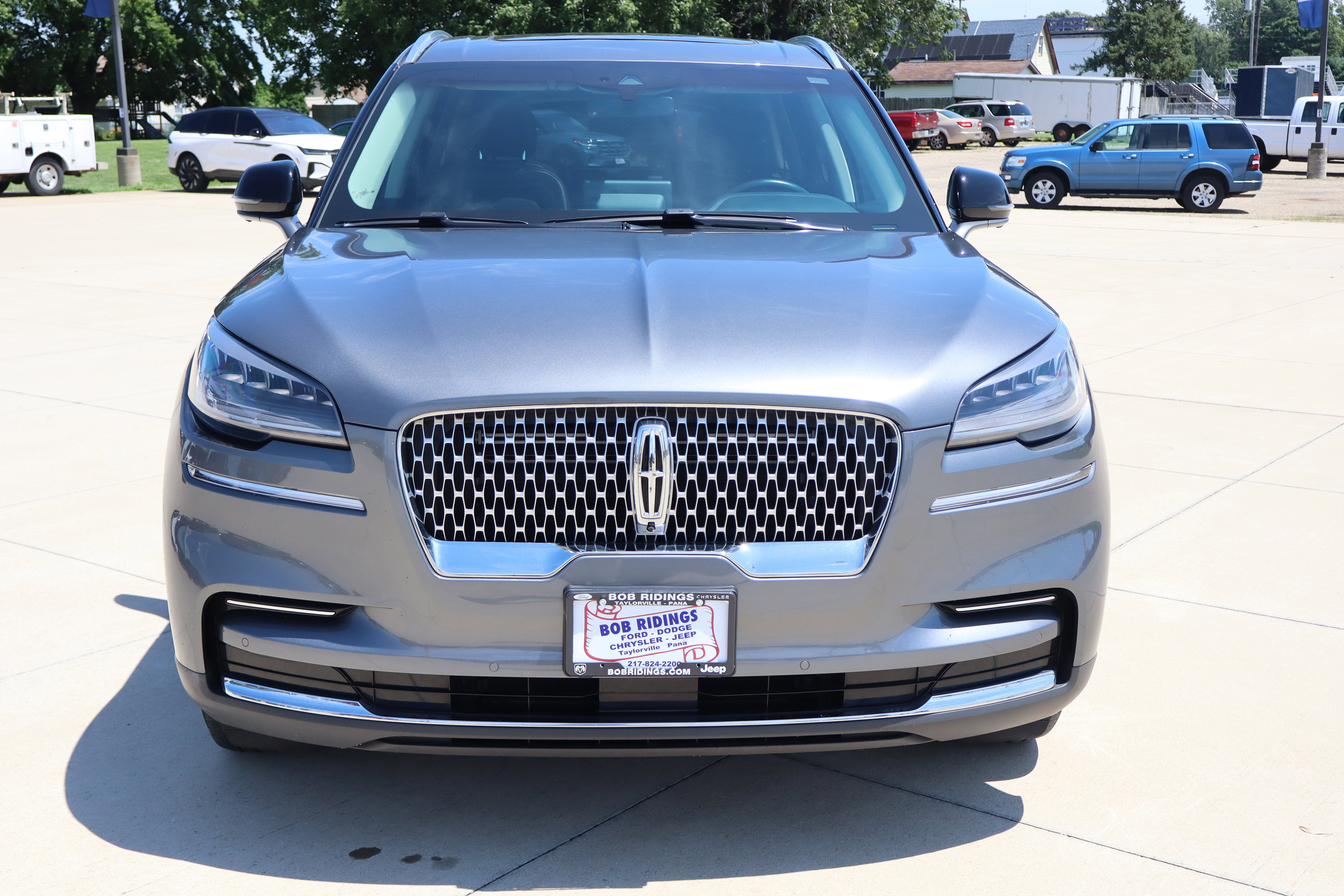 Used 2023 Lincoln Aviator Reserve AWD/4WD image 3