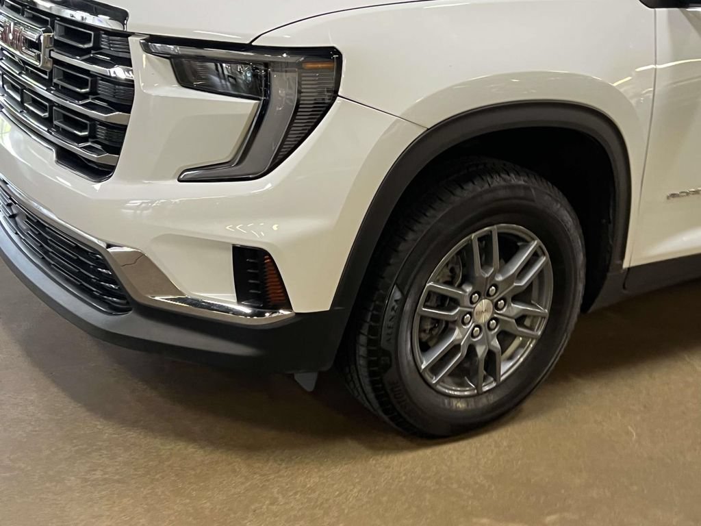 Used 2025 GMC Acadia Elevation FWD image 7