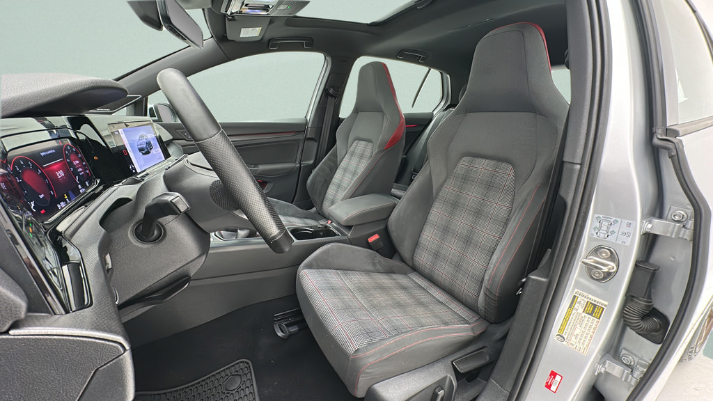 Used 2022 Volkswagen GTI SE FWD image 14