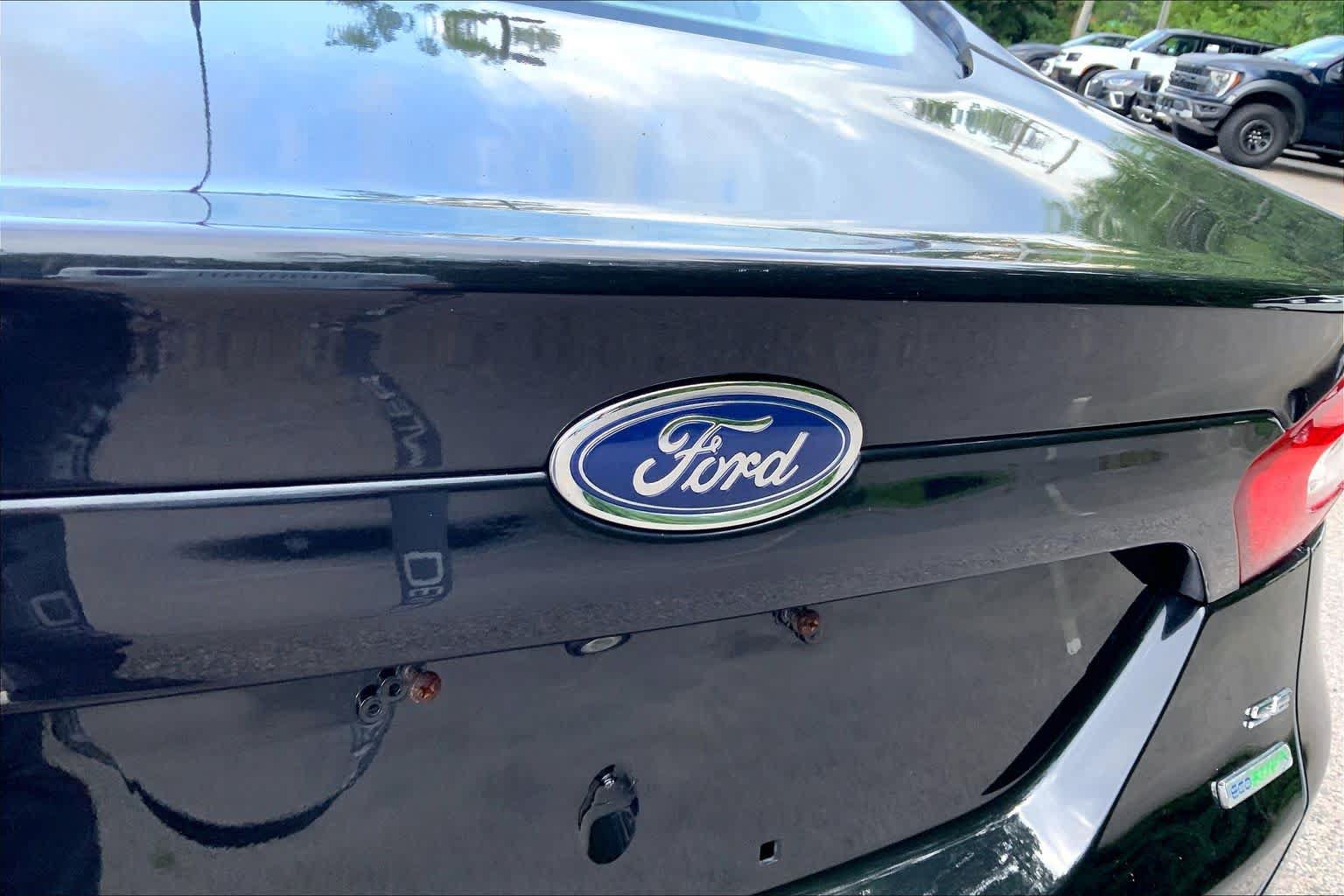 Used 2014 Ford Fusion SE w/ Equipment Group 202A FWD image 29