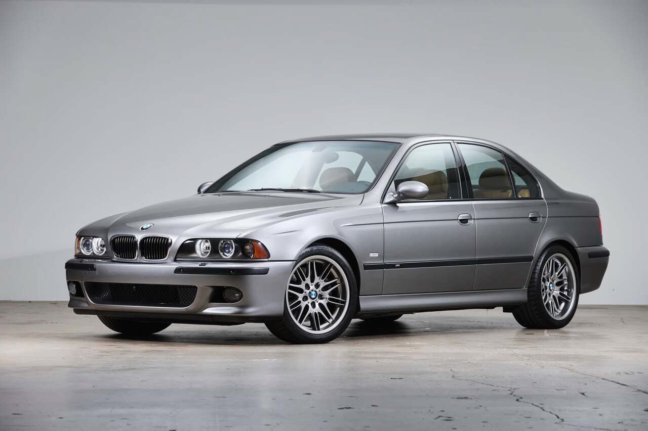 Used 2003 BMW M5 RWD image 3