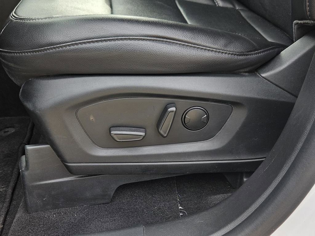 Used 2023 Ford Explorer Limited image 13