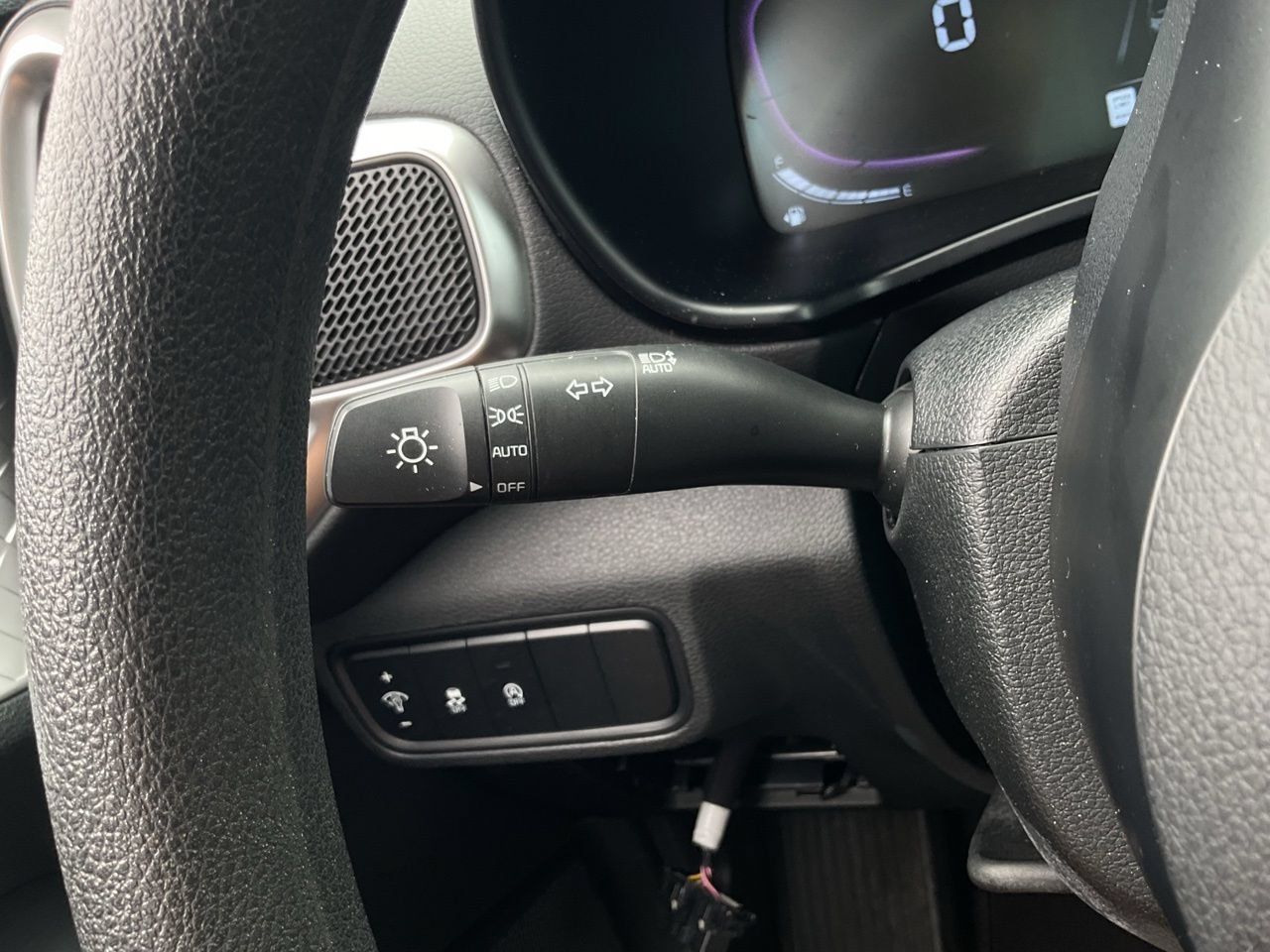 Used 2025 Kia Soul LX w/ LX Technology Package FWD image 28
