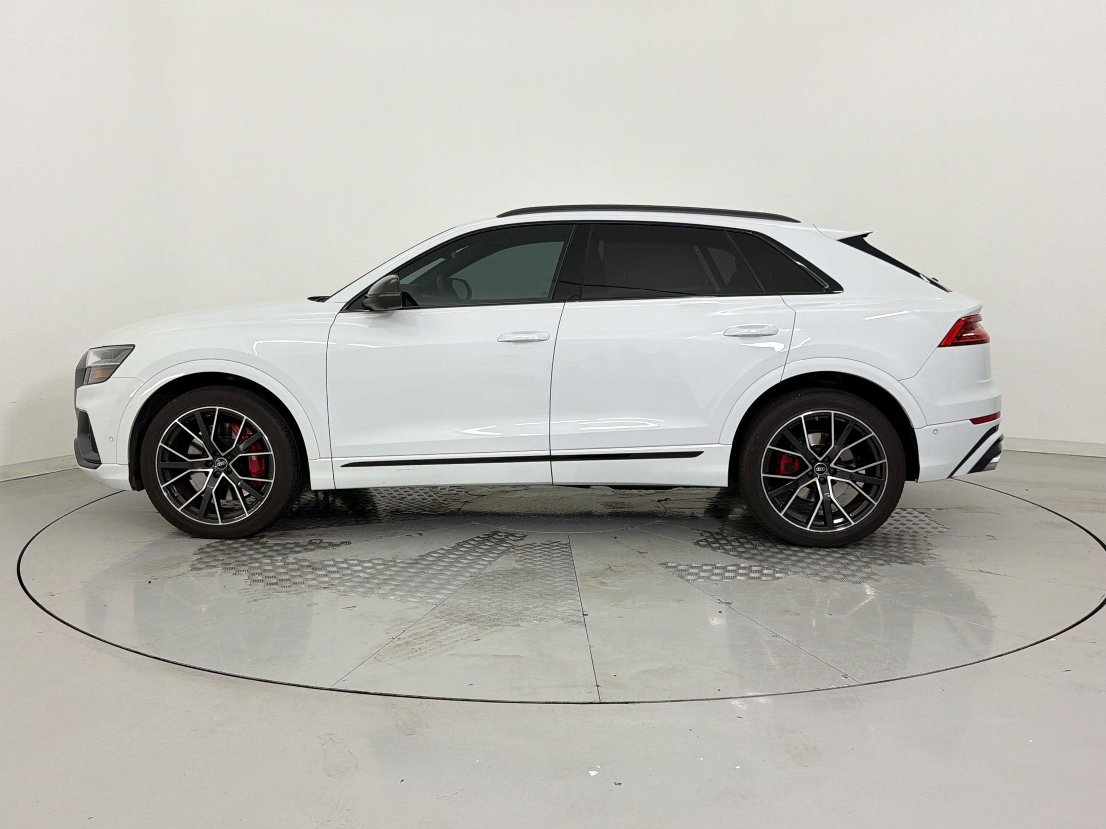 Used 2023 Audi SQ8 Prestige w/ Prestige Package AWD/4WD image 2