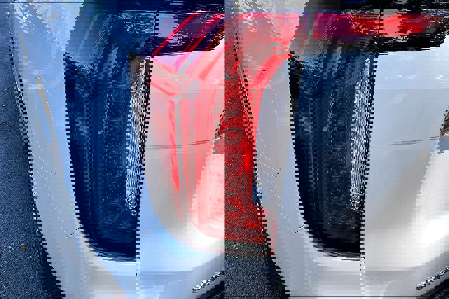 Used 2021 GMC Yukon SLT w/ SLT Premium Package image 29