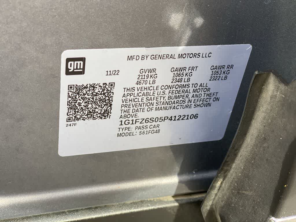 Used 2023 Chevrolet Bolt EUV Premier w/ Sun & Sound Package FWD image 31