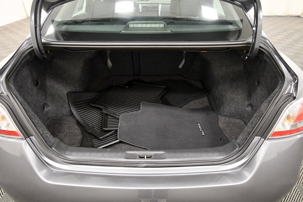 Used 2015 Nissan Altima 2.5 SL w/ Technology Package FWD image 7
