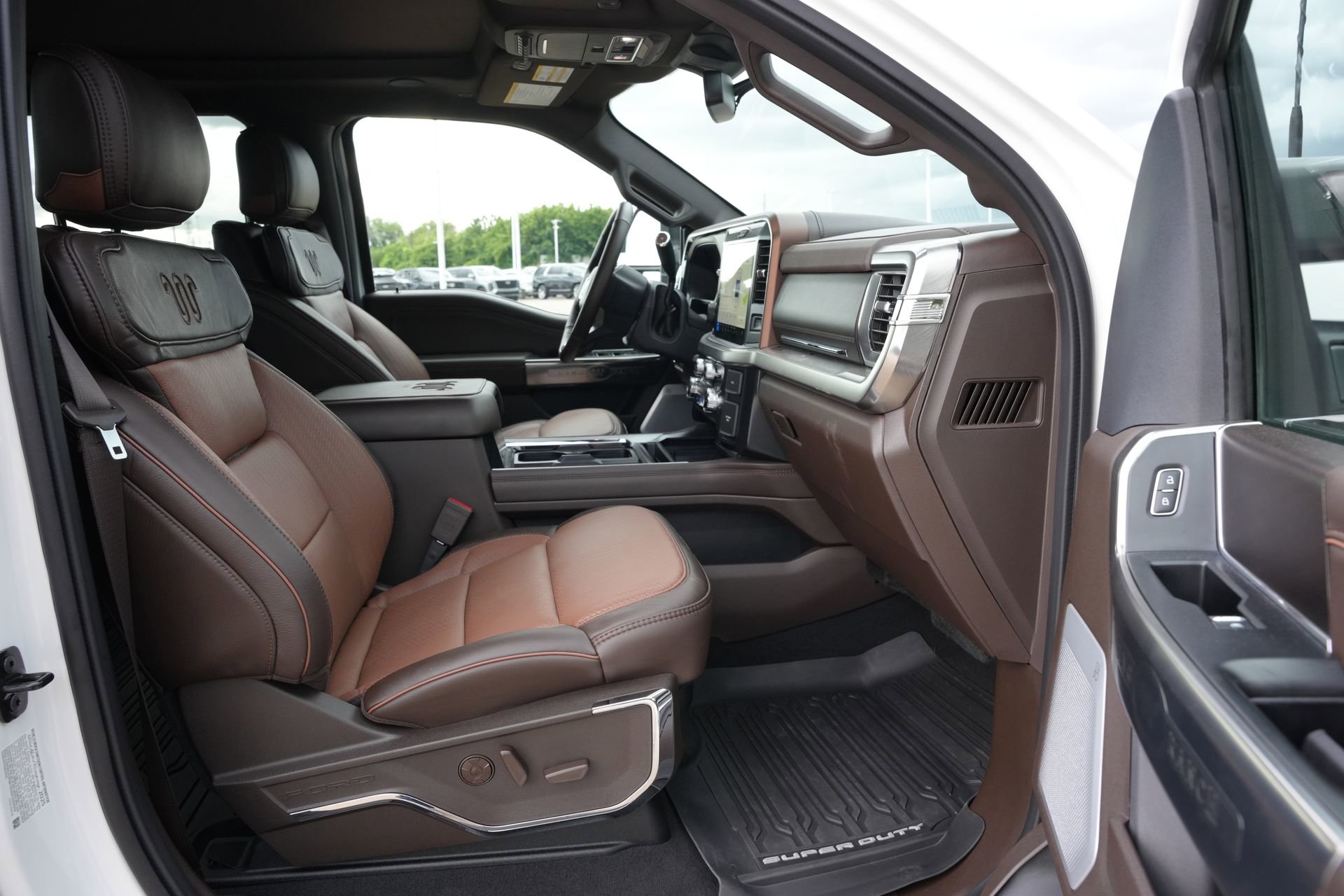 Used 2025 Ford F350 King Ranch w/ FX4 Off-Road Package AWD/4WD image 22