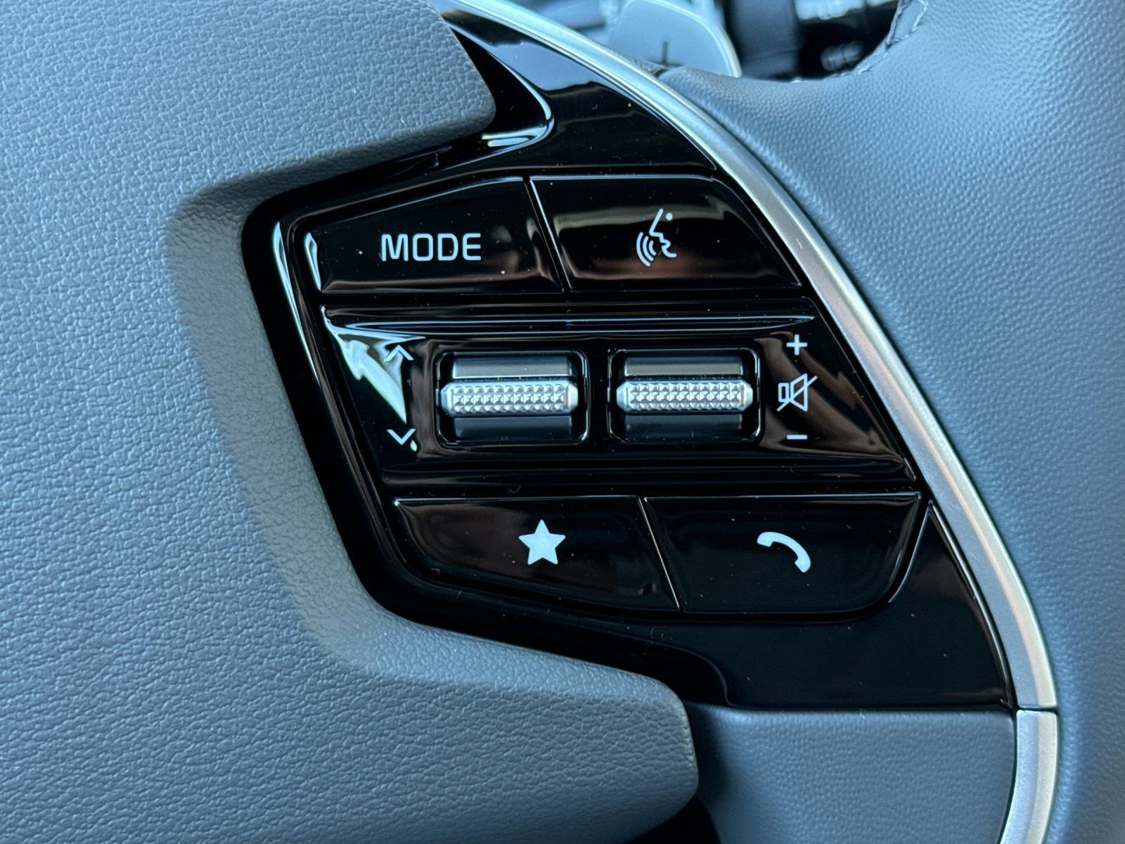 New 2025 Kia Niro EX image 29