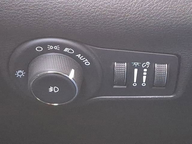 Used 2024 Jeep Compass Limited image 23