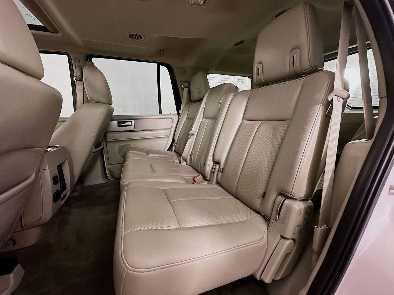 Used 2014 Ford Expedition Limited image 25