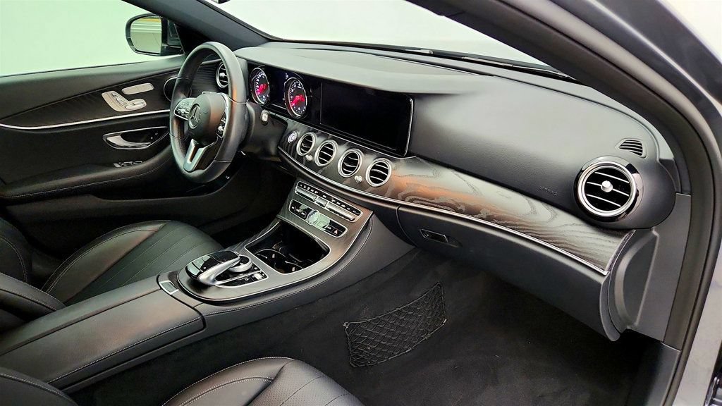 Used 2020 Mercedes-Benz E 350 Sedan image 24