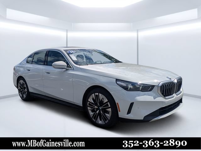 Used 2026 BMW 530i RWD image 1