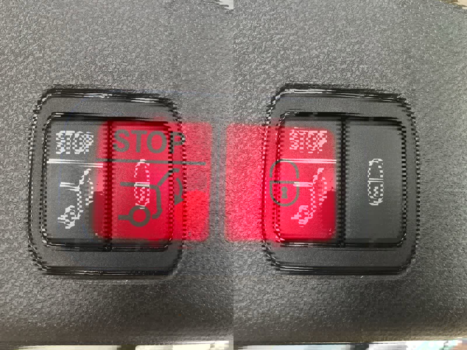 Used 2015 Mercedes-Benz GL 63 AMG 4MATIC image 32