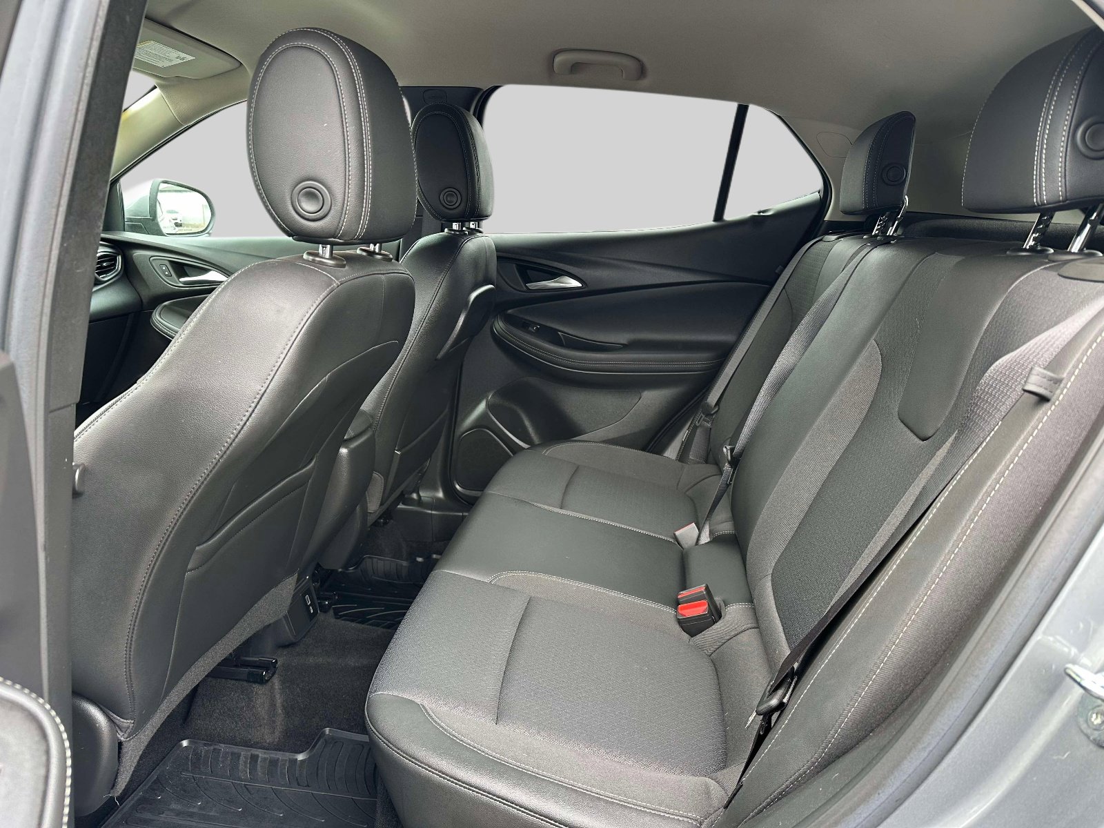 Used 2023 Buick Encore GX Preferred w/ Cold Weather Comfort Package AWD/4WD image 10