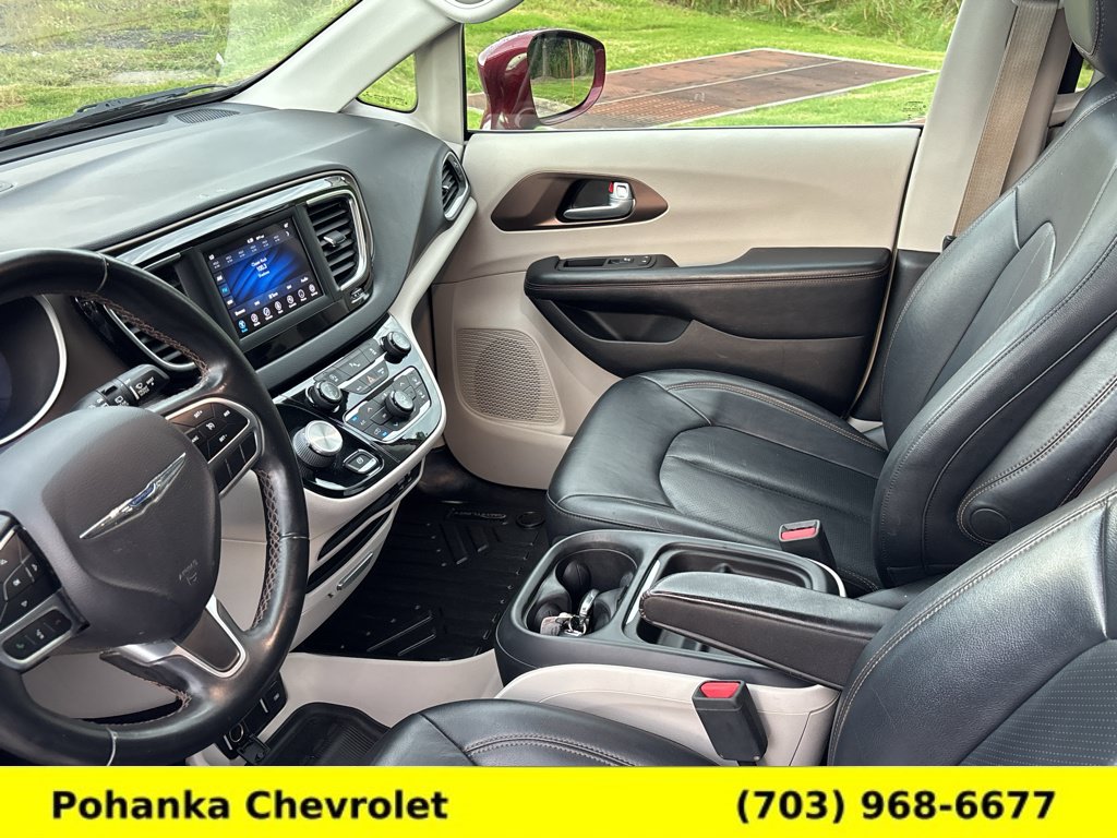 Used 2018 Chrysler Pacifica Touring-L w/ Tire & Wheel Group FWD image 19