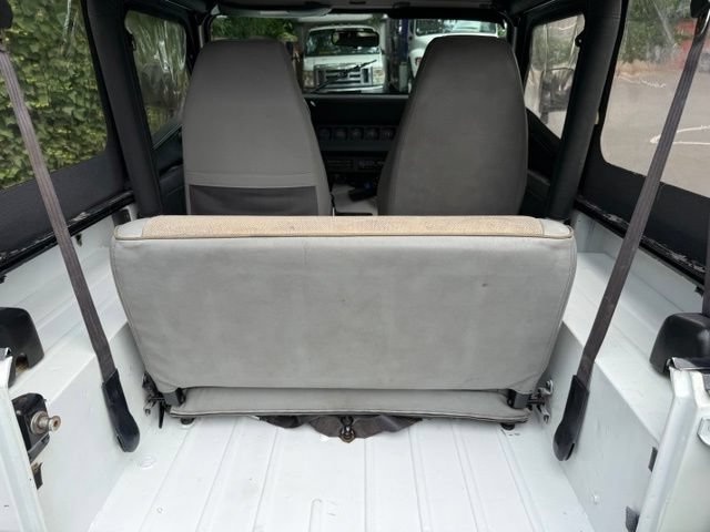 Used 1992 Jeep Wrangler Islander AWD/4WD image 26