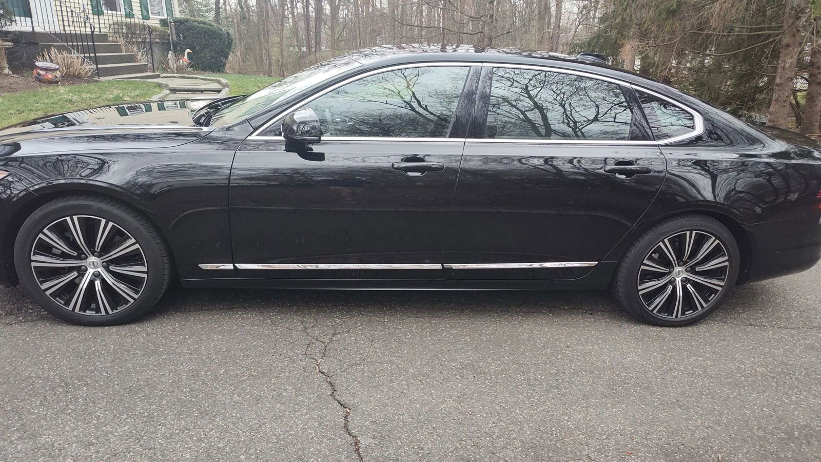 Used 2023 Volvo S90 B6 Plus image 2