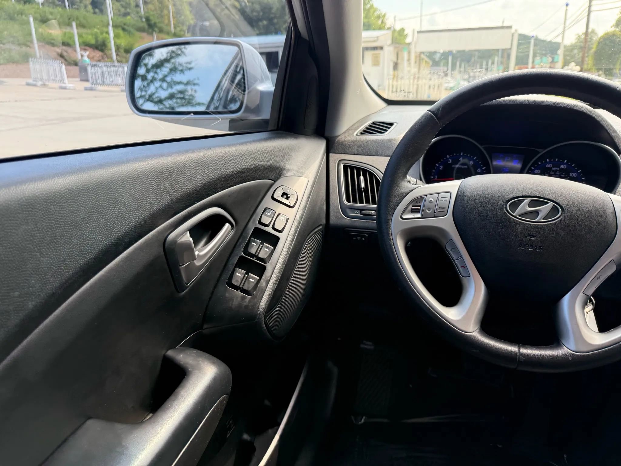 Used 2013 Hyundai Tucson GLS image 31