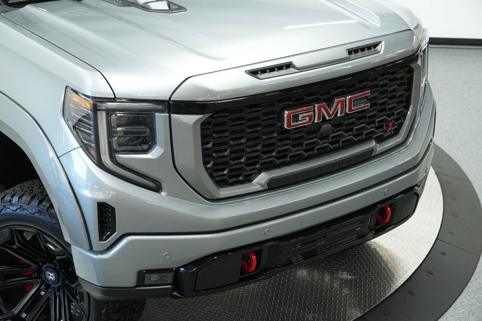 Used 2025 GMC Sierra 1500 AT4 w/ AT4 Premium Package AWD/4WD image 54