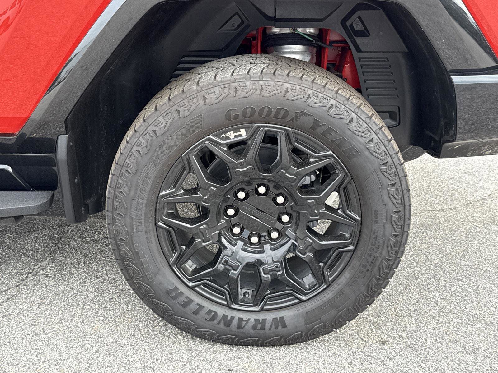 New 2025 GMC Hummer EV 3X w/ LPO, Dark Essentials Package image 16