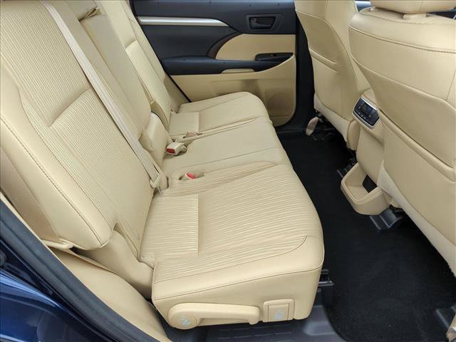 Used 2014 Toyota Highlander Plus FWD image 20