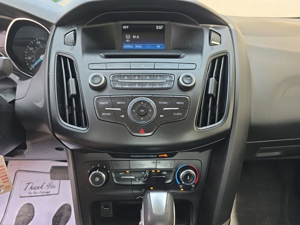 Used 2016 Ford Focus SE FWD image 19