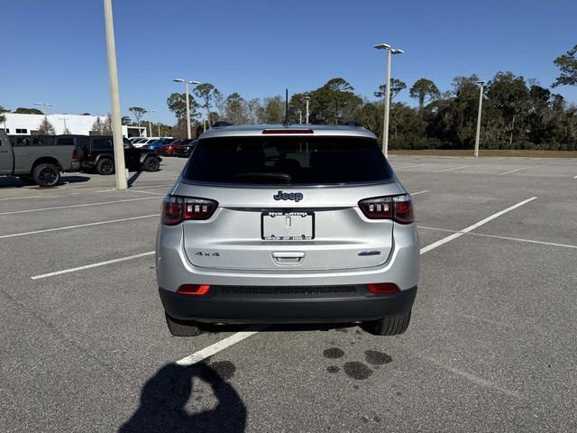Used 2025 Jeep Compass Latitude image 4