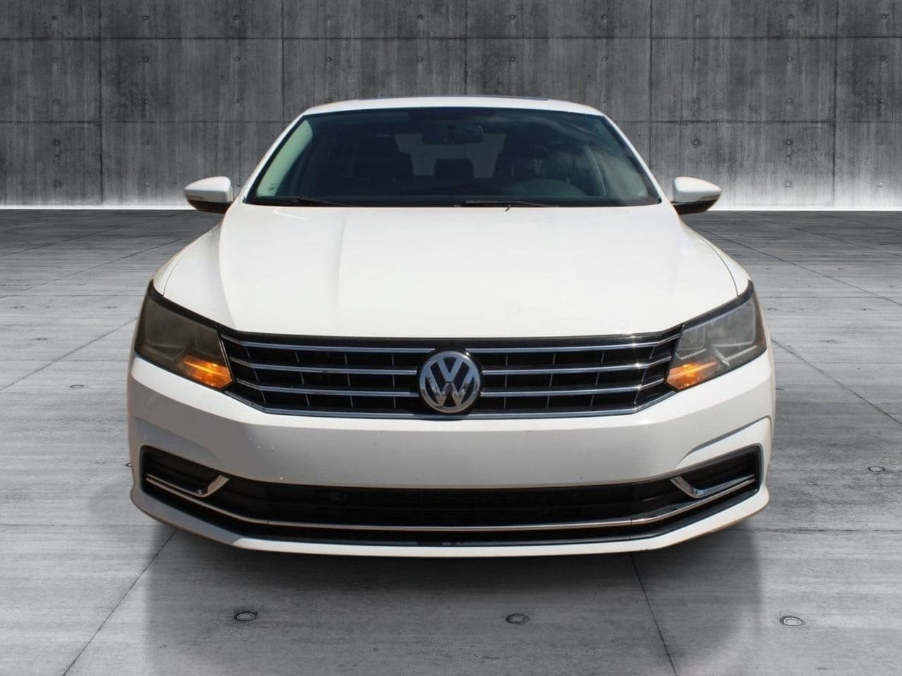 Used 2018 Volkswagen Passat 2.0T SE FWD image 11