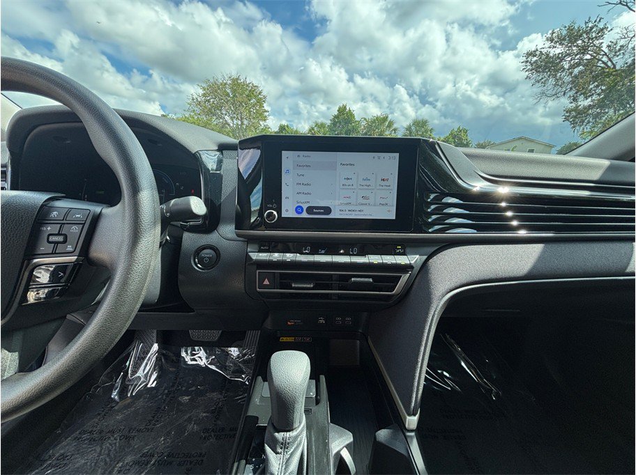 Used 2025 Toyota Camry LE w/ Convenience Package FWD image 11