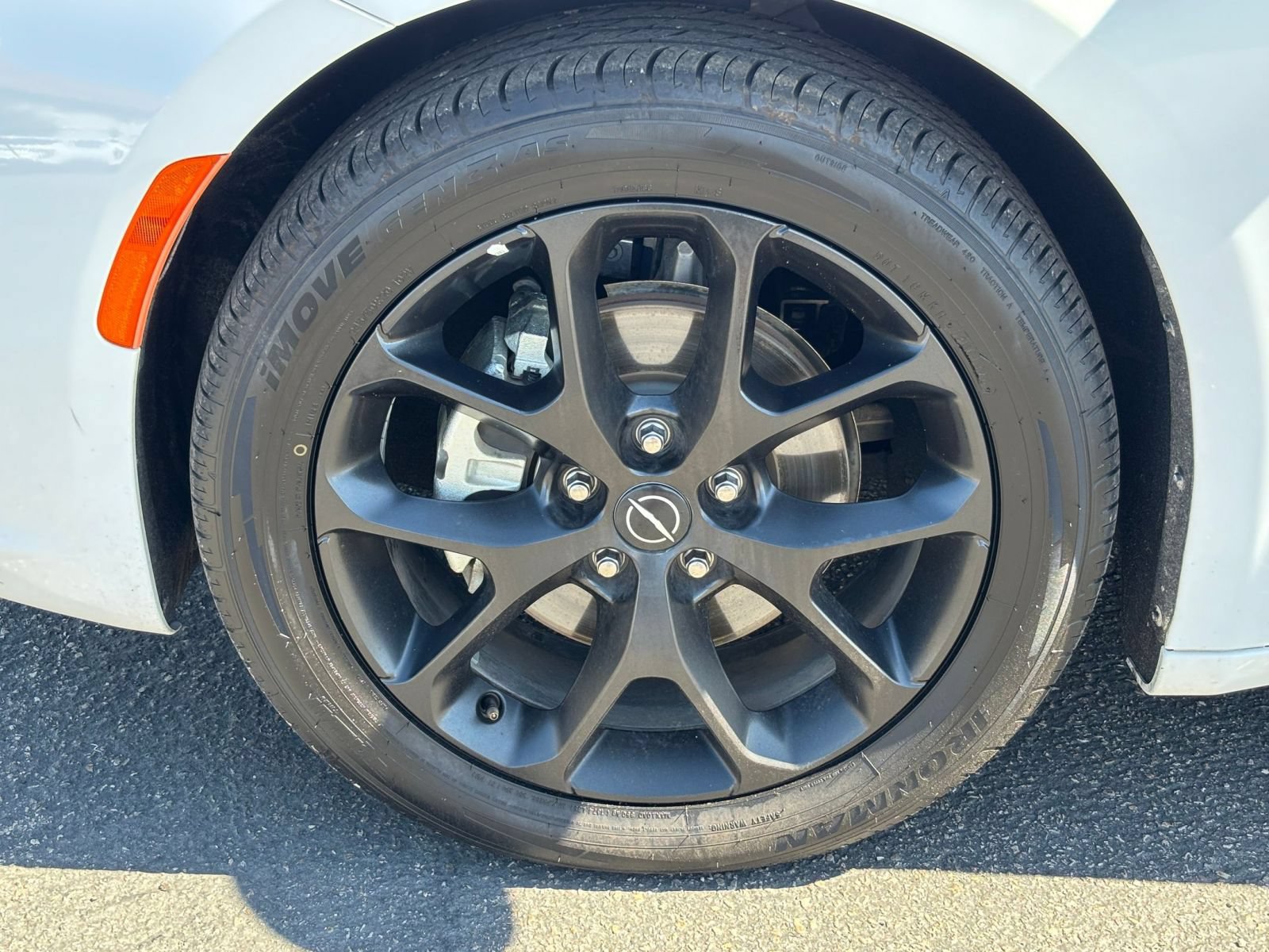 Used 2025 Chrysler Pacifica Limited FWD image 33