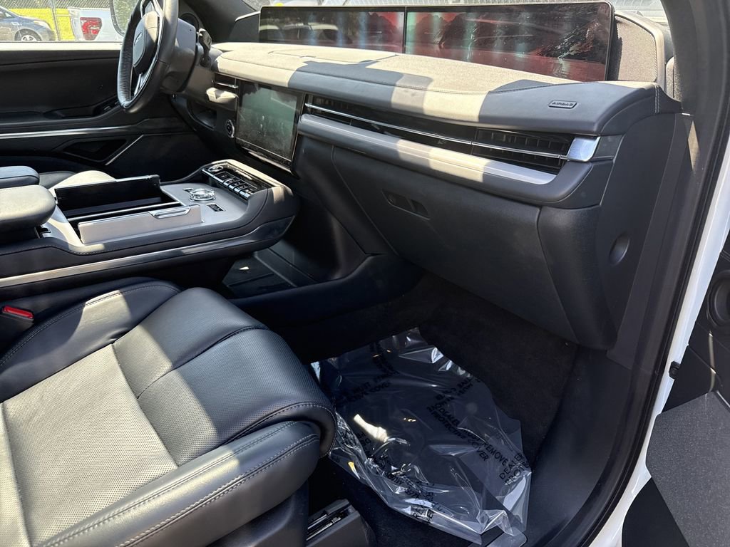 Used 2025 Lincoln Navigator Reserve w/ Jet Appearance Package image 24