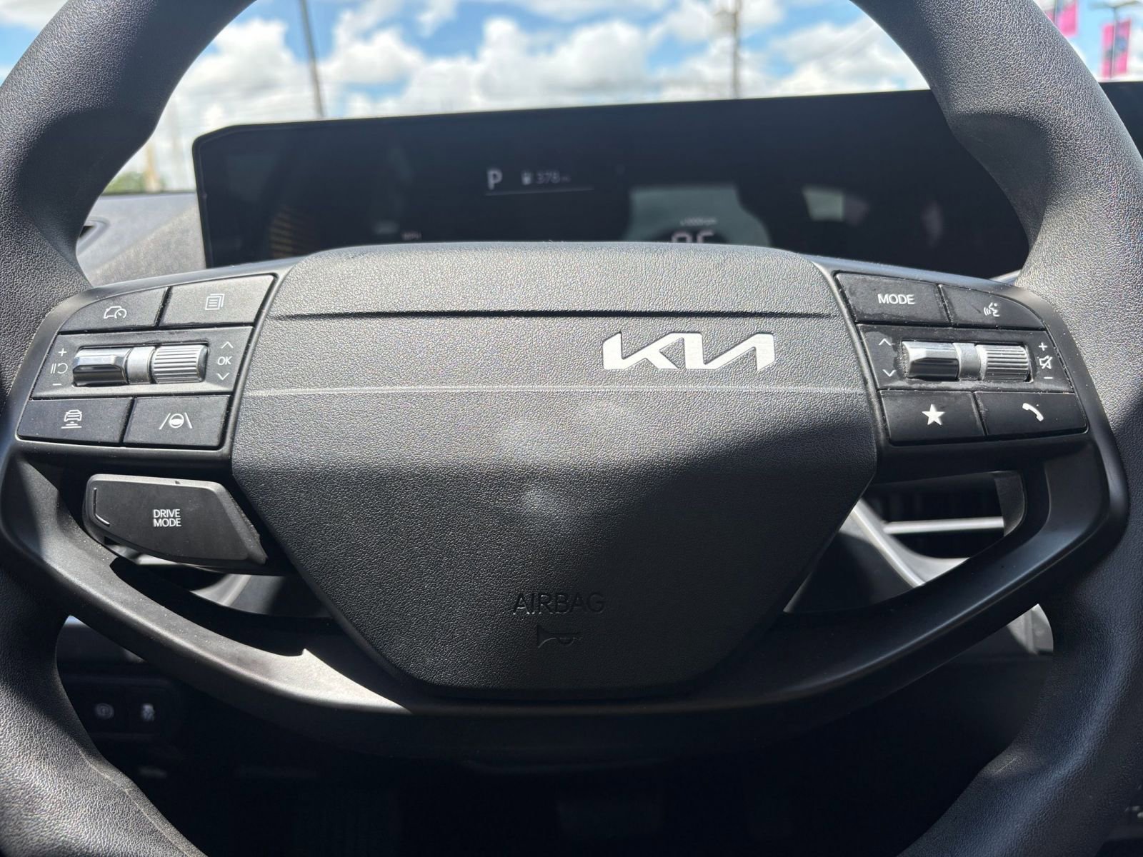 Used 2025 Kia K4 FWD image 27