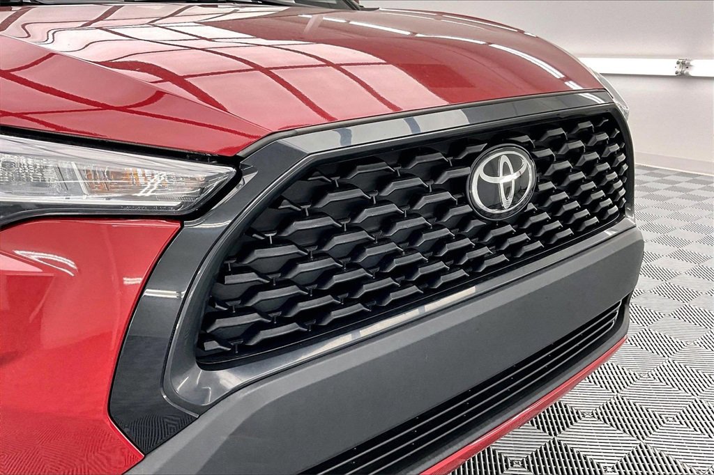 Used 2023 Toyota Corolla Cross LE image 28