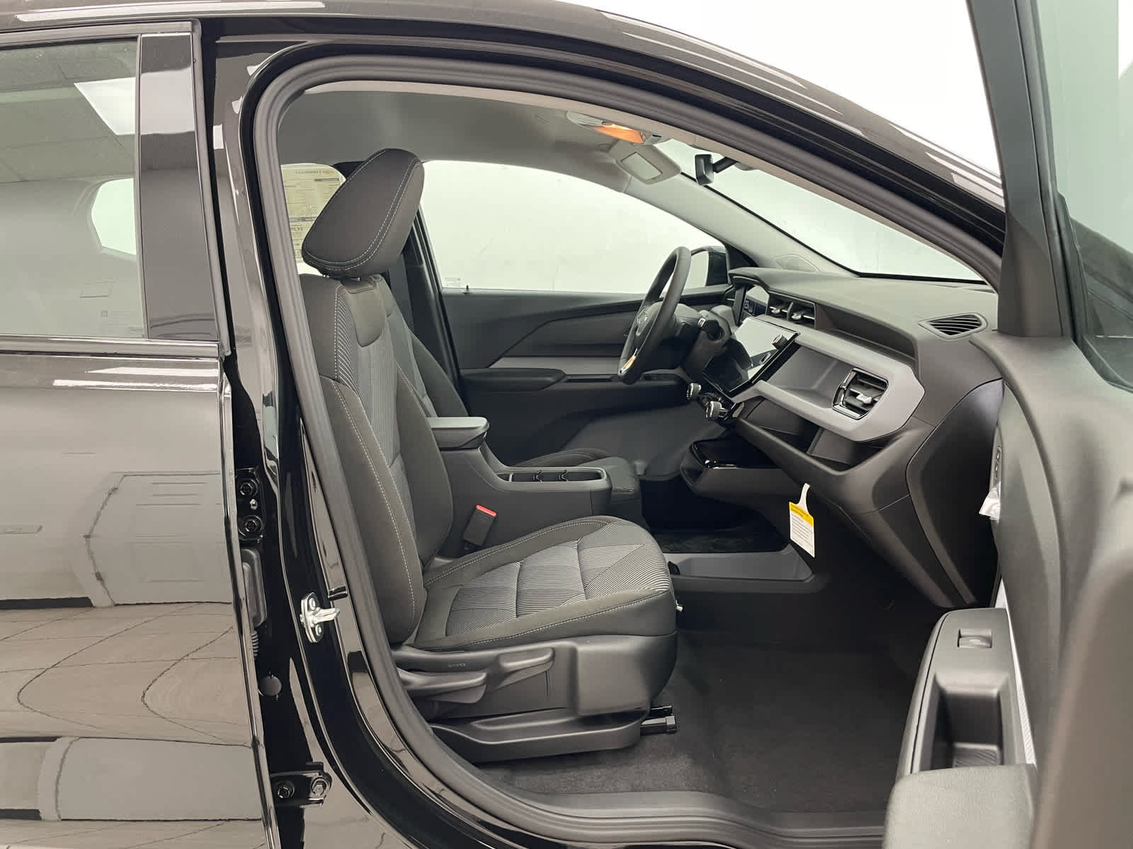 New 2027 Chevrolet Bolt LT w/ Comfort Package FWD image 15