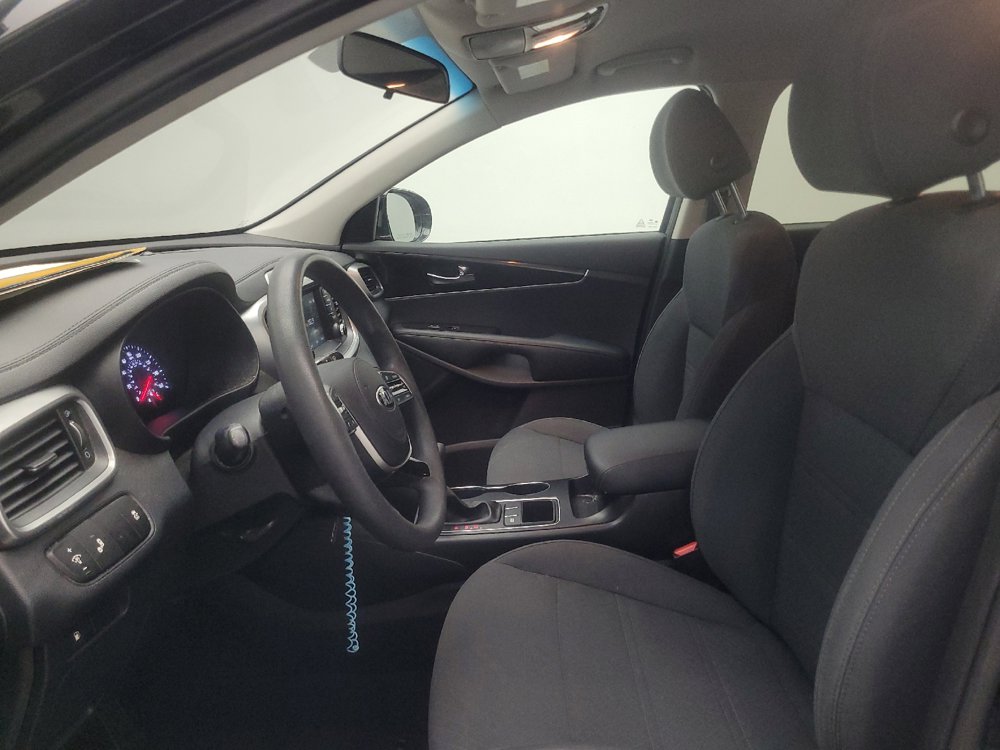 Used 2020 Kia Sorento LX FWD image 17