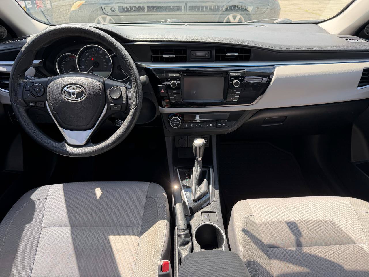 Used 2015 Toyota Corolla LE FWD image 20