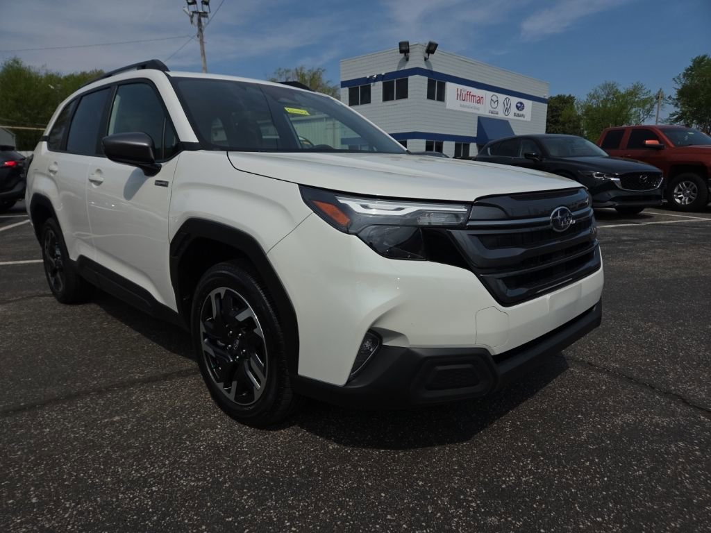 Certified 2025 Subaru Forester Premium image 1