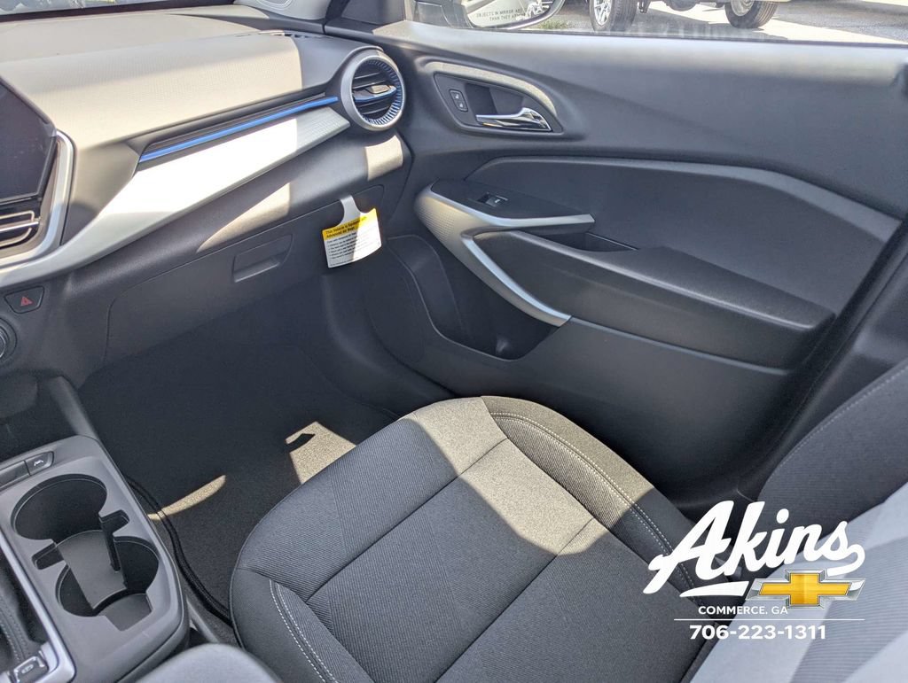 New 2026 Chevrolet Trax LS w/ LS Convenience Package FWD image 16