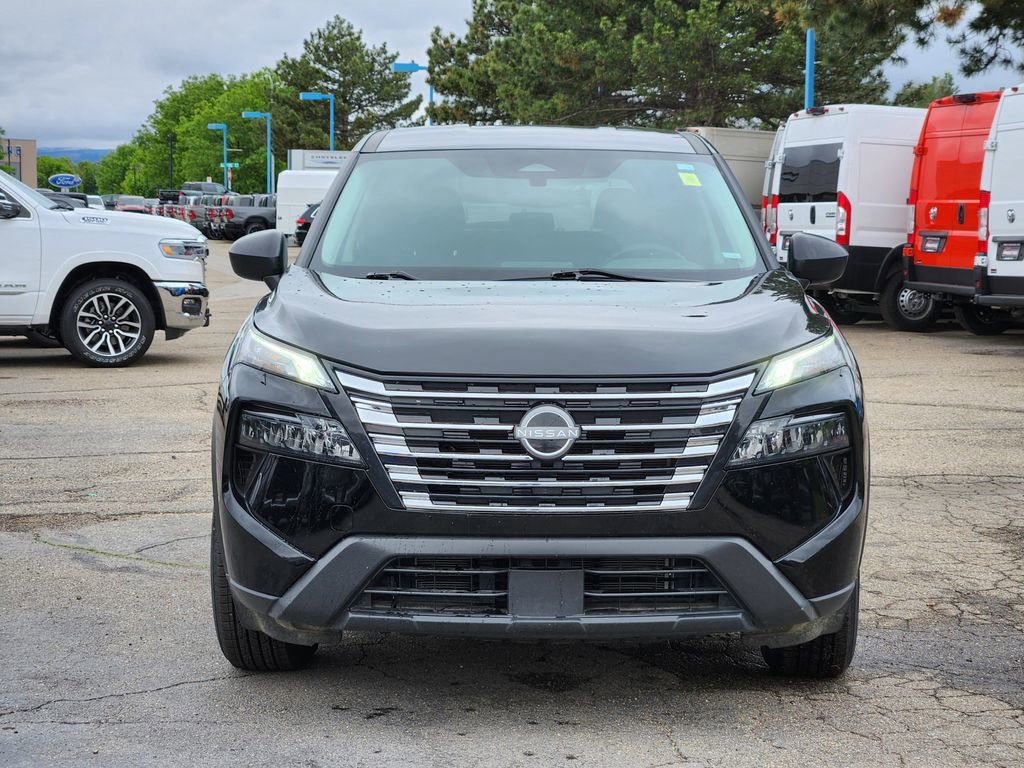 Used 2024 Nissan Rogue S AWD/4WD image 5