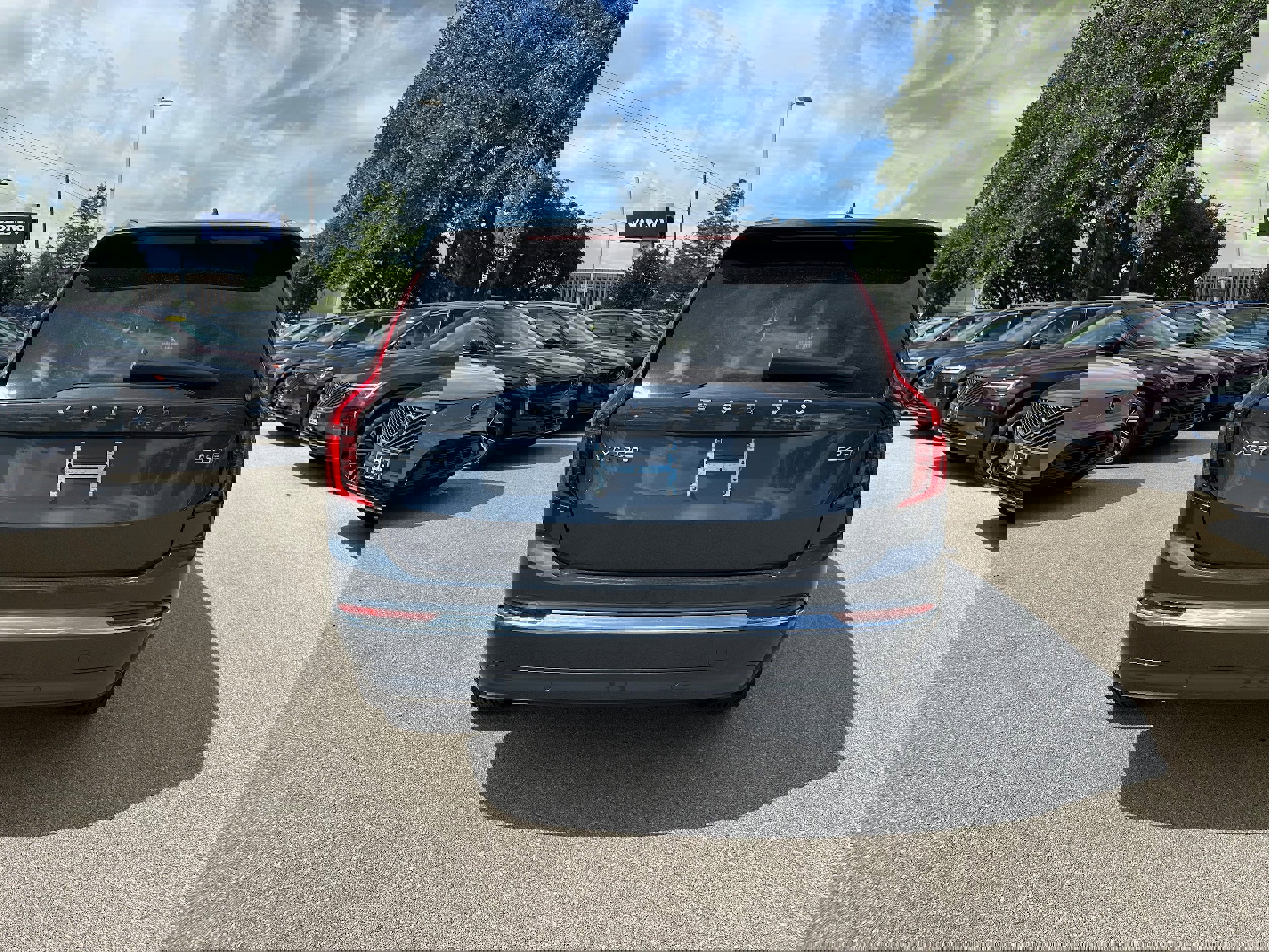 New 2026 Volvo XC90 B6 Core image 5