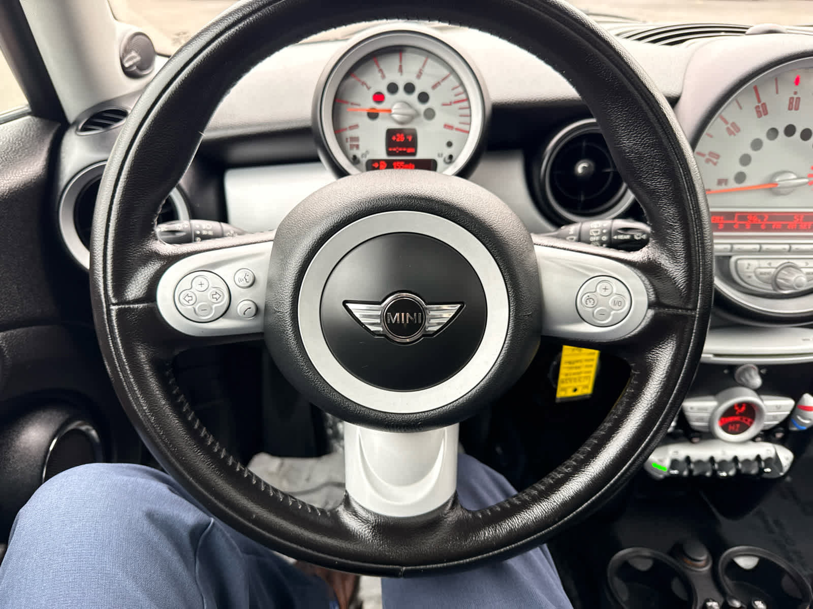 Used 2010 MINI Cooper Hardtop image 17