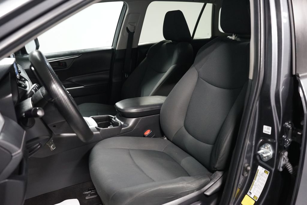 Certified 2021 Toyota RAV4 LE image 24
