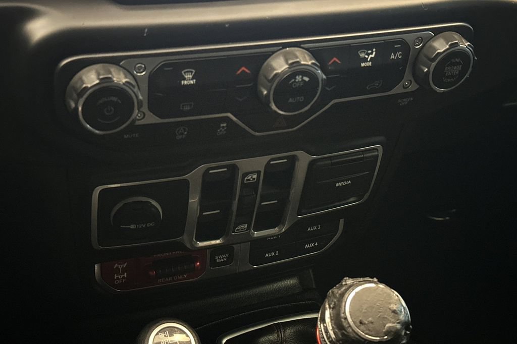 Used 2018 Jeep Wrangler Unlimited Rubicon AWD/4WD image 19