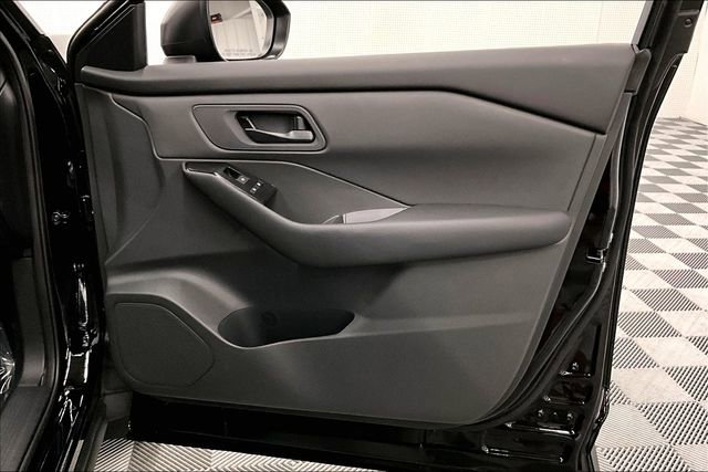 New 2026 Nissan Rogue S image 31