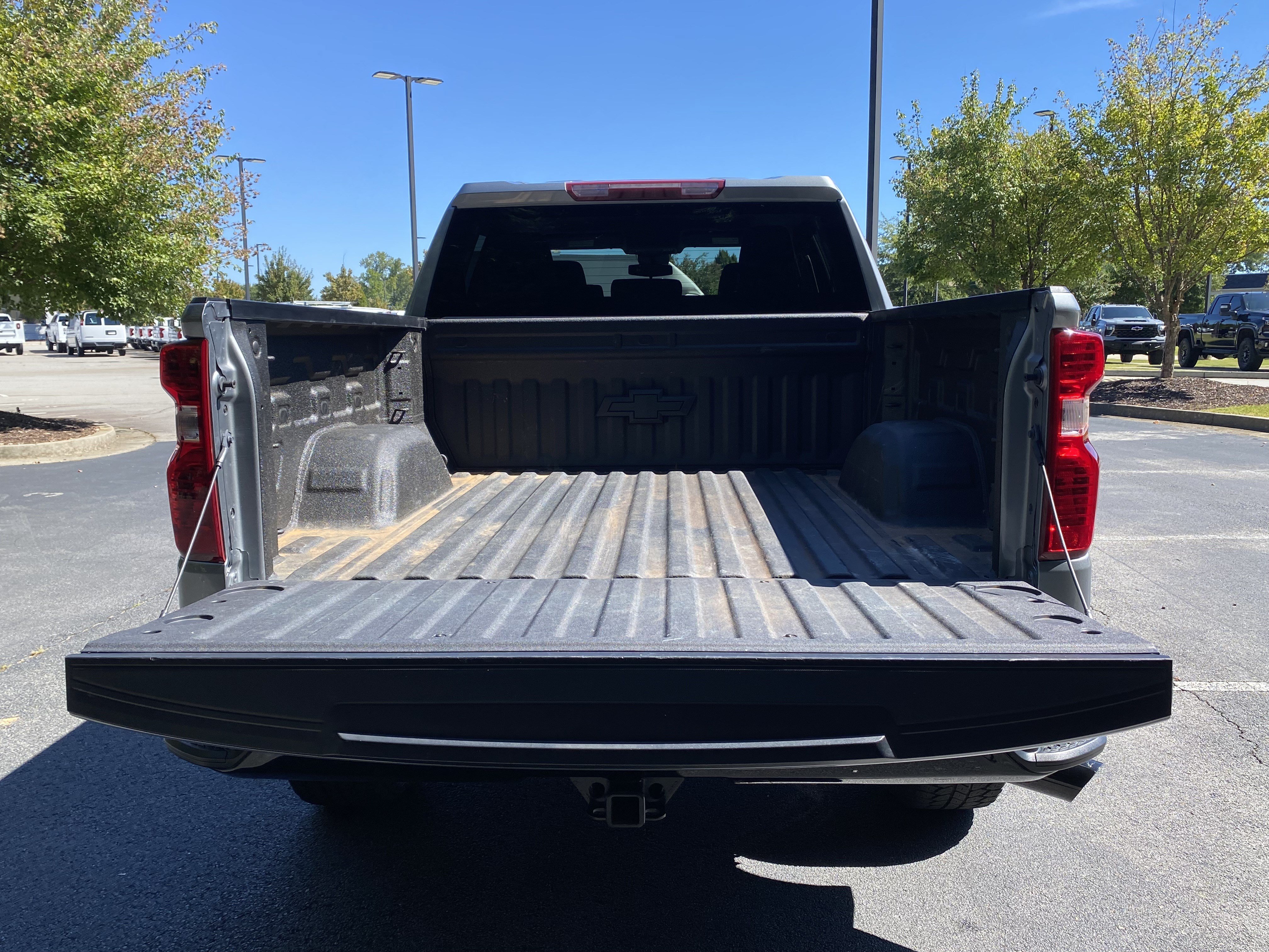 Used 2025 Chevrolet Silverado 1500 Custom Trail Boss w/ Dark Appearance Package AWD/4WD image 11