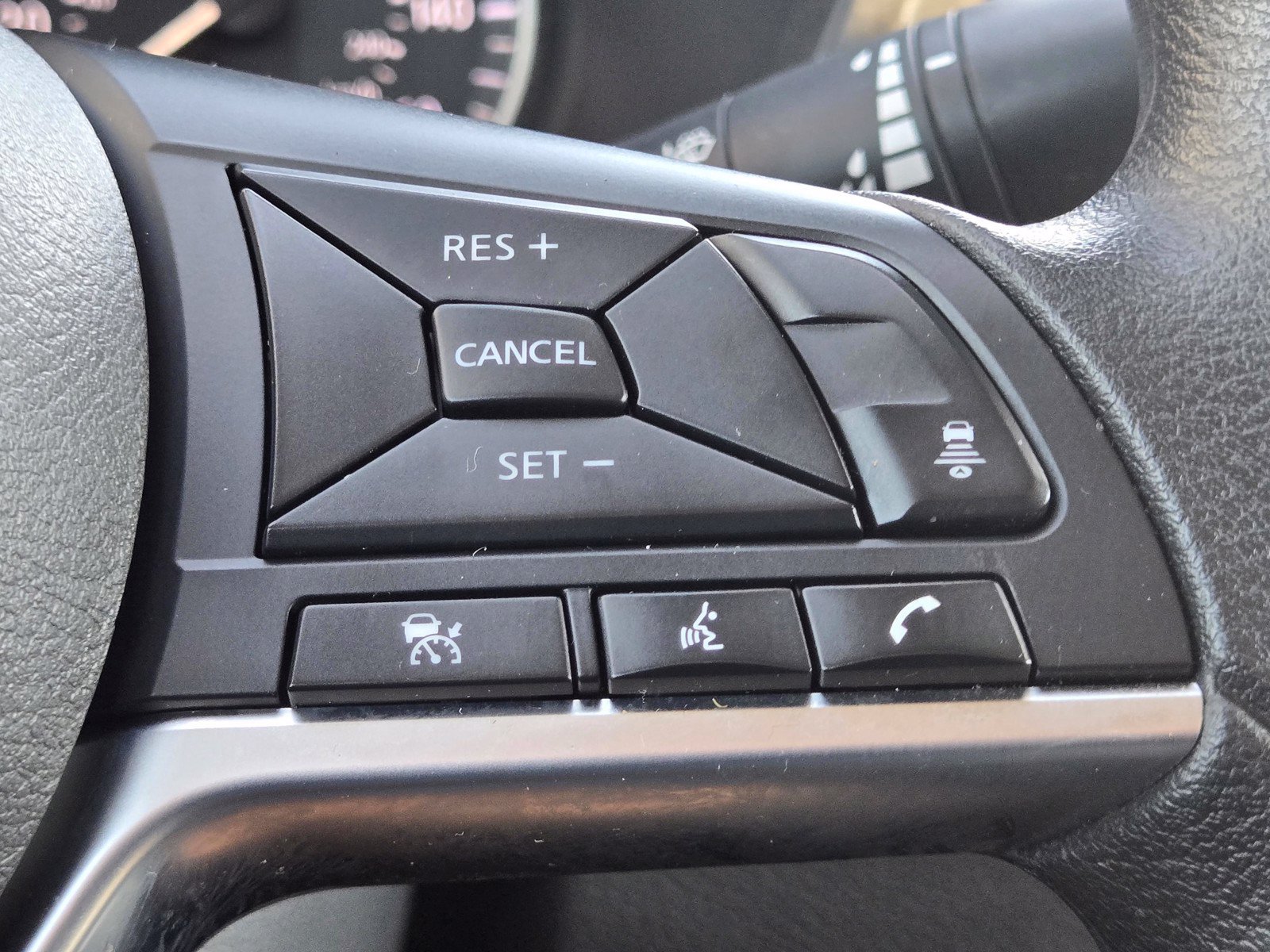 Used 2025 Nissan Sentra SV FWD image 25