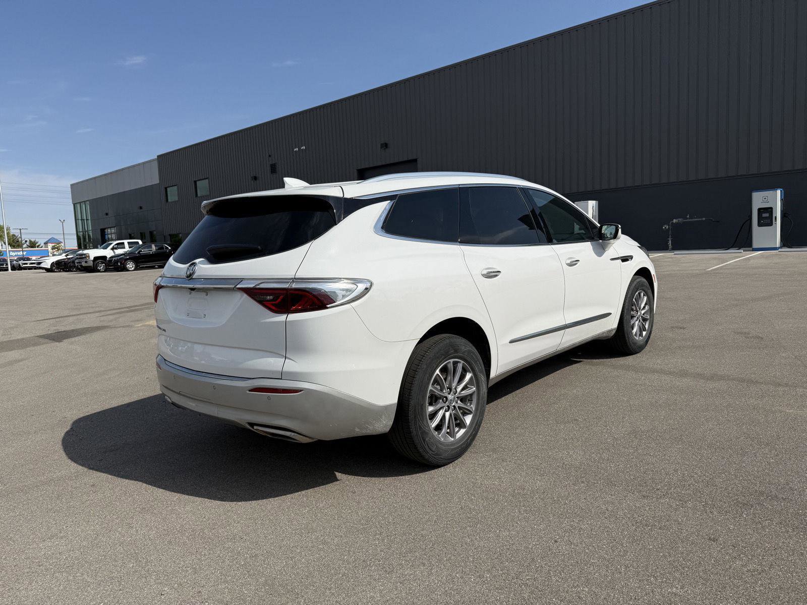 Used 2023 Buick Enclave Essence w/ LPO, Floor Liner Package FWD image 3