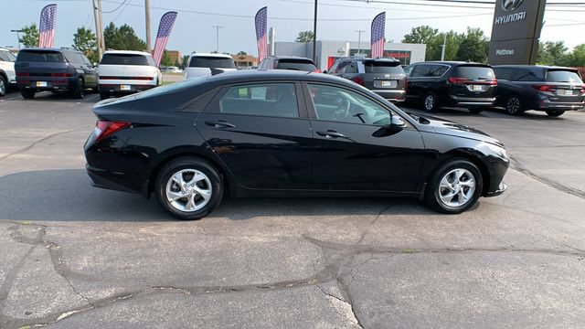 Used 2023 Hyundai Elantra SE FWD image 6