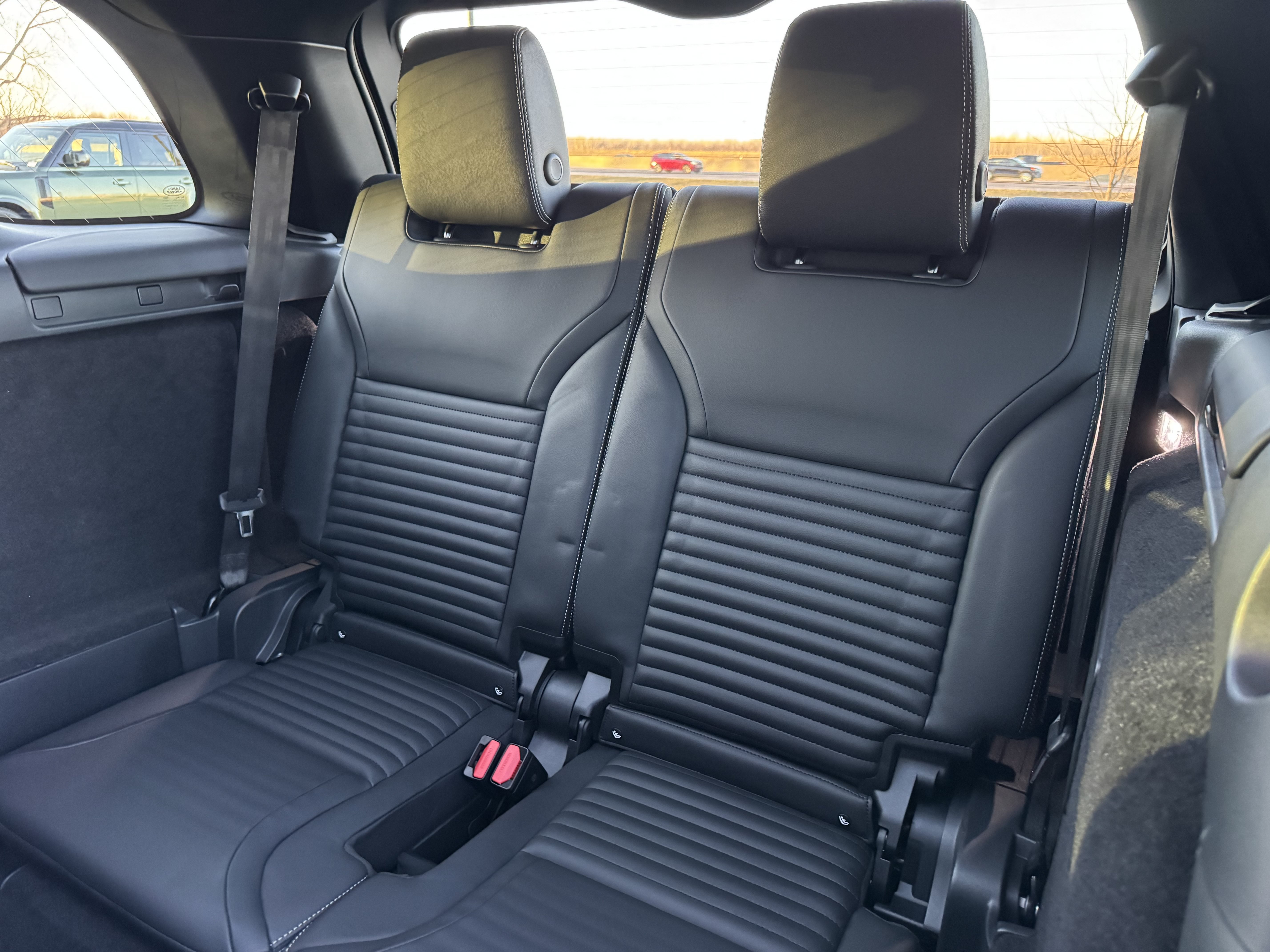New 2026 Land Rover Discovery Limited Edition AWD/4WD image 29